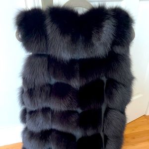 NEW !!!black natural fur vest. Bought with 1200 $selling with 480$